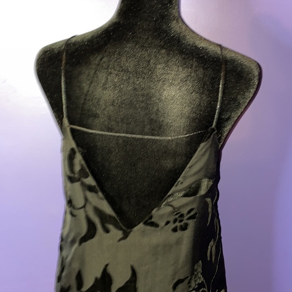 The LDRS velvet floral black slip on dress.  Size xsm-med - Picture 4 of 12